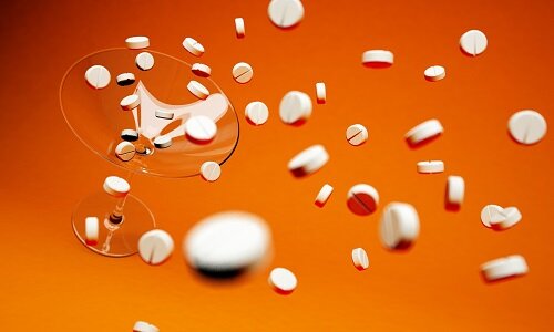 vacuum conveyor in pharmaceutical industry